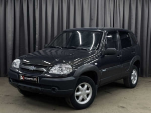 Chevrolet Niva 2011 г. (зеленый)