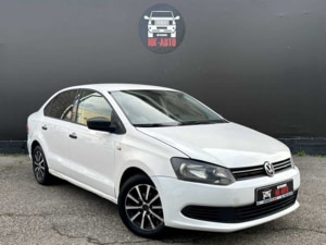 Volkswagen Polo 2012 г. (белый)