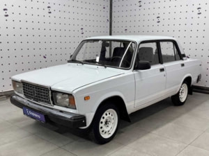 LADA 2107 2001 г. (белый)