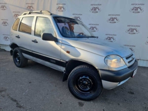 Chevrolet Niva 2008 г. (серебряный)