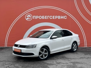 Volkswagen Jetta 2013 г. (белый)