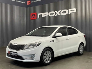 Kia Rio 2013 г. (белый)