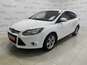 Ford Focus 2012 г. (белый)