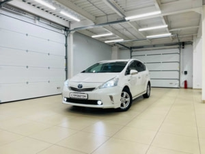 Автомобиль с пробегом Toyota Prius Alpha в городе Абакан ДЦ - Планета Авто