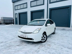 Автомобиль с пробегом Toyota Prius в городе Абакан ДЦ - Планета Авто