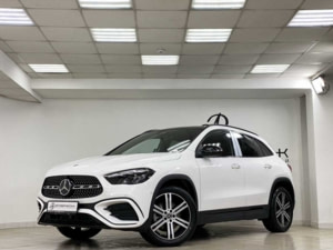 Автомобиль с пробегом Mercedes-Benz GLA в городе Санкт-Петербург ДЦ - Автовернисаж