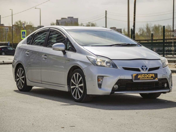 Автомобиль с пробегом Toyota Prius в городе Тюмень ДЦ - Центр по продаже автомобилей с пробегом АвтоКиПр