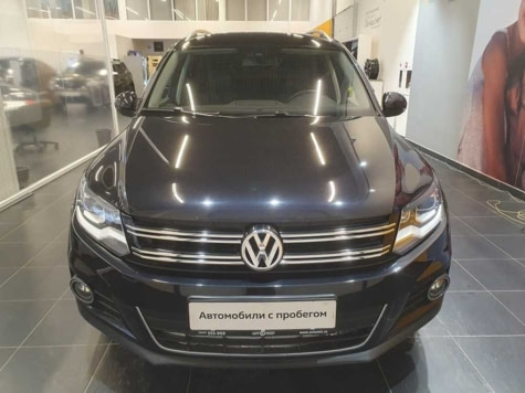 Автомобиль с пробегом Volkswagen Tiguan в городе Сургут ДЦ - Renault Автомир Сургут