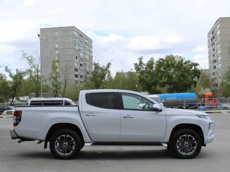 Автомобиль с пробегом Mitsubishi L200 в городе Екатеринбург ДЦ - Свободный склад USED (Ленд Ровер Автоплюс / Volvo Car Краснолесье) (с пробегом)