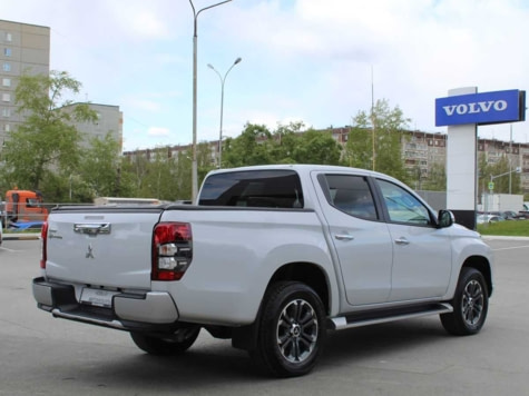 Автомобиль с пробегом Mitsubishi L200 в городе Екатеринбург ДЦ - Свободный склад USED (Ленд Ровер Автоплюс / Volvo Car Краснолесье) (с пробегом)