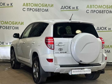 Автомобиль с пробегом Toyota RAV4 в городе Кемерово ДЦ - Автоцентр Дюк и К