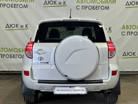 Автомобиль с пробегом Toyota RAV4 в городе Кемерово ДЦ - Автоцентр Дюк и К