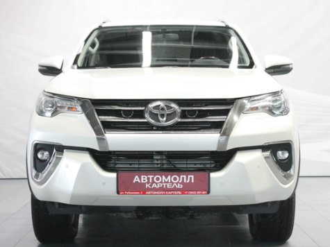 Автомобиль с пробегом Toyota Fortuner в городе Кемерово ДЦ - Автомолл Картель Рубиновая