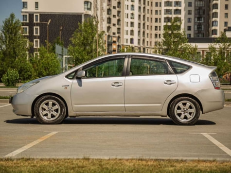 Автомобиль с пробегом Toyota Prius в городе Тюмень ДЦ - Центр по продаже автомобилей с пробегом АвтоКиПр