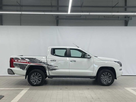 Автомобиль с пробегом Mitsubishi L200 в городе Омск ДЦ - Свободный склад USED (Тойота Центр Омск / Лексус - Омск / OMODA Автоплюс / JAECOO Автоплюс) (с пробегом)