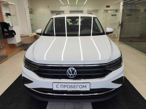 Автомобиль с пробегом Volkswagen Tiguan в городе Барнаул ДЦ - Тойота Центр Барнаул