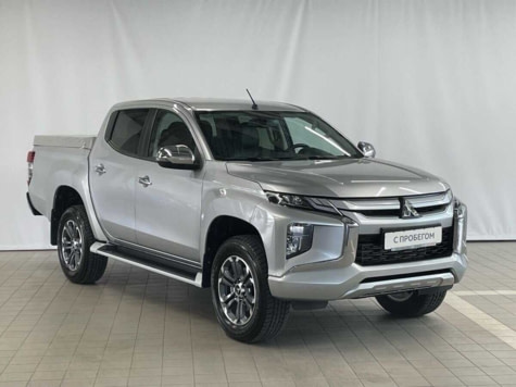 Автомобиль с пробегом Mitsubishi L200 в городе Омск ДЦ - Свободный склад USED (Тойота Центр Омск / Лексус - Омск / OMODA Автоплюс / JAECOO Автоплюс) (с пробегом)