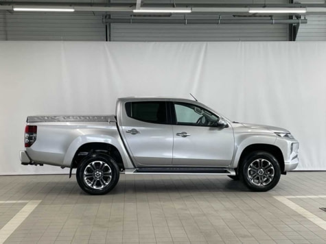 Автомобиль с пробегом Mitsubishi L200 в городе Омск ДЦ - Свободный склад USED (Тойота Центр Омск / Лексус - Омск / OMODA Автоплюс / JAECOO Автоплюс) (с пробегом)