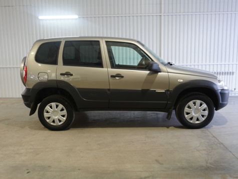 Автомобиль с пробегом Chevrolet Niva в городе Брянск ДЦ - LADA БН-Моторс (Брянск)