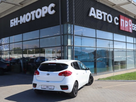 Автомобиль с пробегом Kia Ceed в городе Симферополь ДЦ - Симферополь