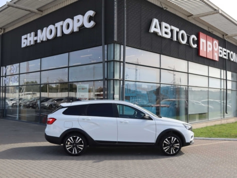 Автомобиль с пробегом LADA Vesta в городе Симферополь ДЦ - Симферополь