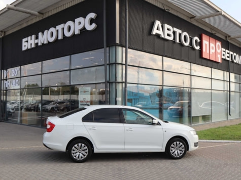 Автомобиль с пробегом ŠKODA Rapid в городе Симферополь ДЦ - Симферополь