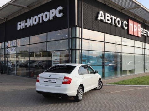 Автомобиль с пробегом ŠKODA Rapid в городе Симферополь ДЦ - Симферополь