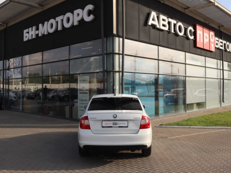 Автомобиль с пробегом ŠKODA Rapid в городе Симферополь ДЦ - Симферополь