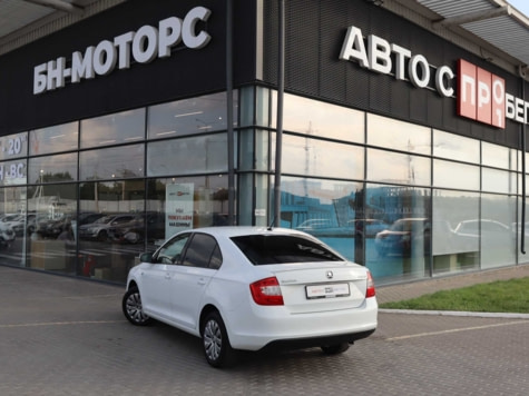 Автомобиль с пробегом ŠKODA Rapid в городе Симферополь ДЦ - Симферополь