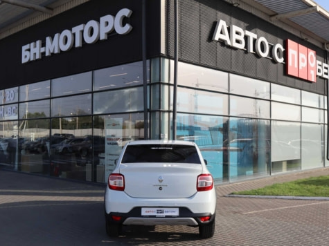 Автомобиль с пробегом Renault Logan в городе Симферополь ДЦ - Симферополь