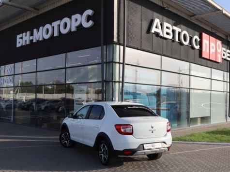 Автомобиль с пробегом Renault Logan в городе Симферополь ДЦ - Симферополь