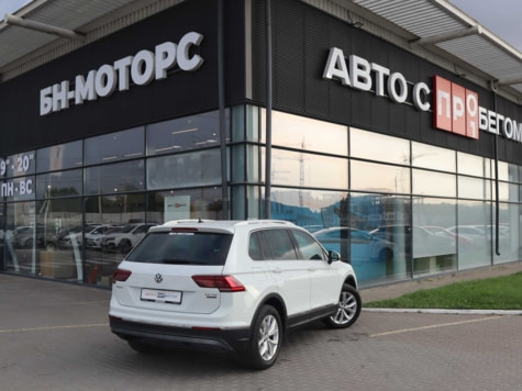 Автомобиль с пробегом Volkswagen Tiguan в городе Симферополь ДЦ - Симферополь