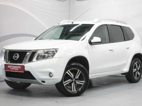 Автомобиль с пробегом Nissan Terrano в городе Кемерово ДЦ - Автомолл Картель Рубиновая