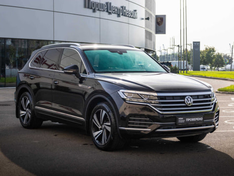 Автомобиль с пробегом Volkswagen Touareg в городе Санкт-Петербург ДЦ - РОЛЬФ Октябрьская