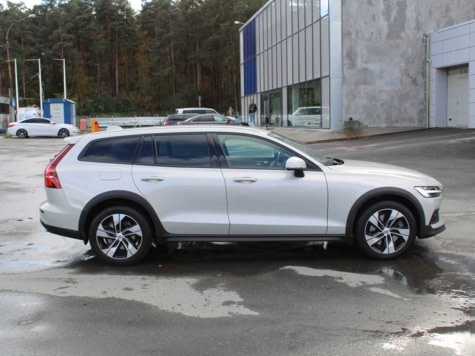 Автомобиль с пробегом Volvo V60 Cross Country в городе Екатеринбург ДЦ - Ягуар Ленд Ровер Автоплюс