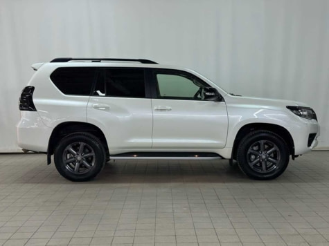 Автомобиль с пробегом Toyota Land Cruiser Prado в городе Екатеринбург ДЦ - Свободный склад USED (Тойота Центр Екатеринбург Запад / Тойота Центр Екатеринбург Запад (для СХ) / Лексус - Екатеринбург) (с пробегом)