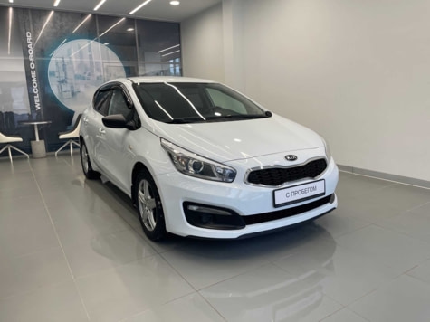 Автомобиль с пробегом Kia Ceed в городе Смоленск ДЦ - Тойота Центр Смоленск