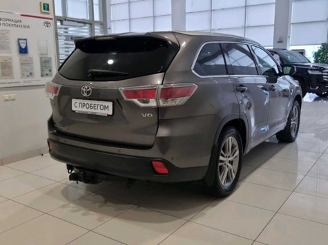 Автомобиль с пробегом Toyota Highlander в городе Омск ДЦ - Свободный склад USED (Тойота Центр Омск / Лексус - Омск / OMODA Автоплюс / JAECOO Автоплюс) (с пробегом)