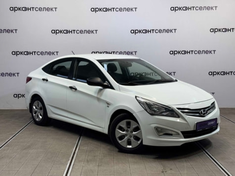 Автомобиль с пробегом Hyundai Solaris в городе Волгоград ДЦ - АРКОНТСЕЛЕКТ на Монолите