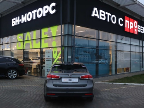 Автомобиль с пробегом Kia Cerato в городе Симферополь ДЦ - Симферополь