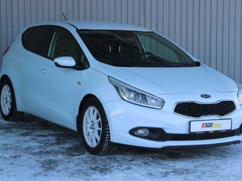 Автомобиль с пробегом Kia Ceed в городе Киров ДЦ - Тойота Центр Киров