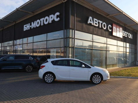 Автомобиль с пробегом Opel Astra в городе Симферополь ДЦ - Симферополь