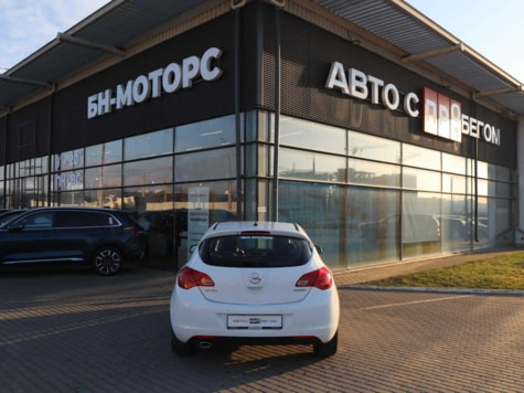 Автомобиль с пробегом Opel Astra в городе Симферополь ДЦ - Симферополь