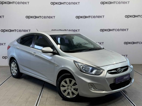 Автомобиль с пробегом Hyundai Solaris в городе Волгоград ДЦ - АРКОНТСЕЛЕКТ на Монолите