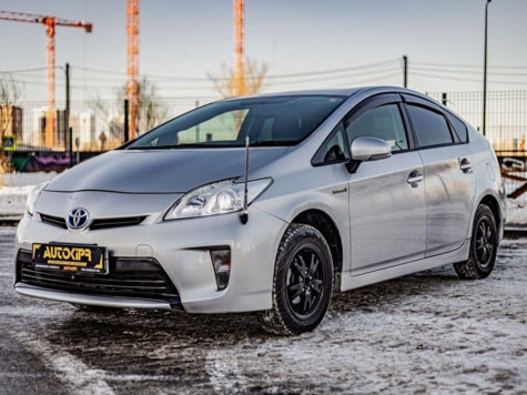 Автомобиль с пробегом Toyota Prius в городе Тюмень ДЦ - Центр по продаже автомобилей с пробегом АвтоКиПр