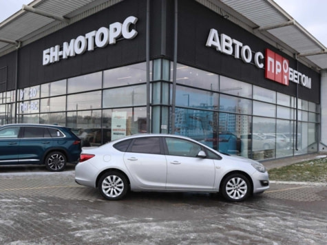 Автомобиль с пробегом Opel Astra в городе Симферополь ДЦ - Симферополь