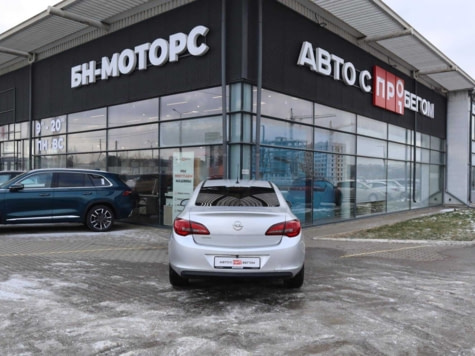 Автомобиль с пробегом Opel Astra в городе Симферополь ДЦ - Симферополь