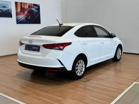 Автомобиль с пробегом Hyundai Solaris в городе Волгоград ДЦ - АРКОНТСЕЛЕКТ на Монолите