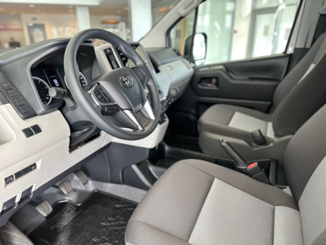 Новый автомобиль Toyota Hiace Комфортв городе Оренбург ДЦ - Тойота Центр Оренбург