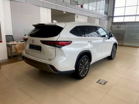 Новый автомобиль Toyota Highlander Luxuryв городе Москва ДЦ - Мультибренд Автомир Москва Байкальская